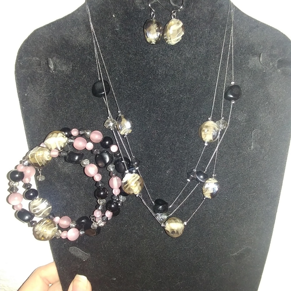 3pc set.  Earring/necklace/bracelet